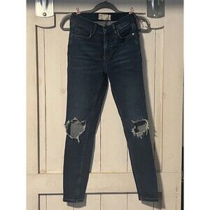 Free People Skinny Jeans DISTRESSED size 26 ripped Knees, Excellent Condition.